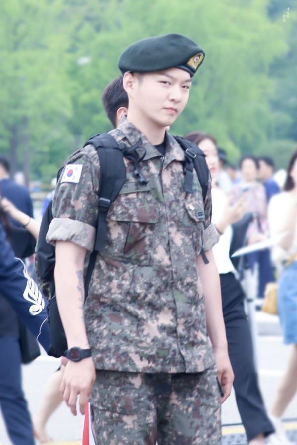 13 Idola K-pop Yang Akan Kembali dari Militer Paruh Kedua Tahun 2020 ini
