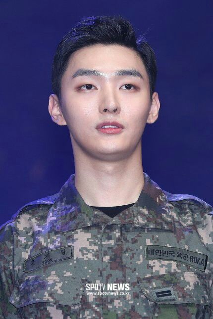 13 Idola K-pop Yang Akan Kembali dari Militer Paruh Kedua Tahun 2020 ini