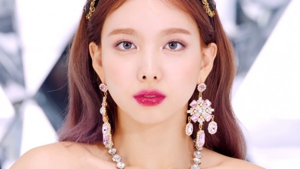 10 Pusat Sempurna Terbaik di Grup K-pop Girl yang Dipilih oleh Netizen Korea