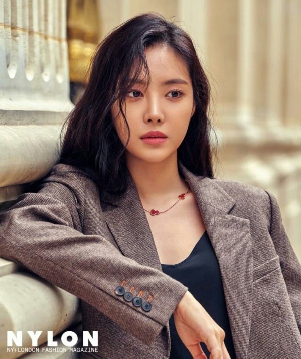 10 Pusat Sempurna Terbaik di Grup K-pop Girl yang Dipilih oleh Netizen Korea