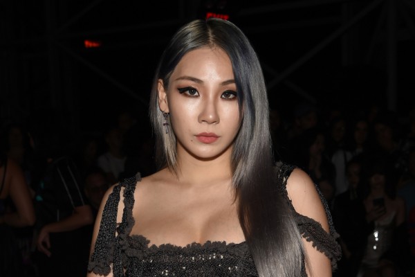 Idola K-pop Asia Yang Tinggal / Berasal dari Eropa + Saksikan Mereka Berbicara Bahasa Eropa 