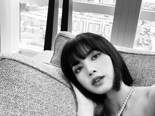BLACKPINK Lisa Sekarang Menjadi Duta Global Resmi Merek Mewah Pertama, Celine!