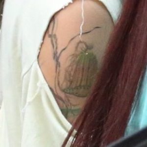Netizen Menganalisis DUA KALI Tato Chaeyoung Mengikuti Rumor Dia Berkencan dengan Seniman Tatonya