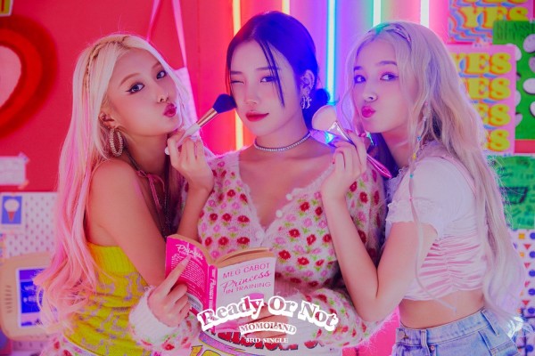MOMOLAND
