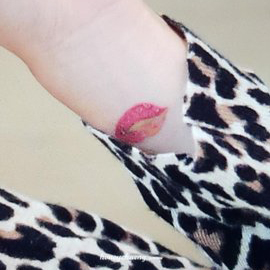 Netizen Menganalisis DUA KALI Tato Chaeyoung Mengikuti Rumor Dia Berkencan dengan Seniman Tatonya
