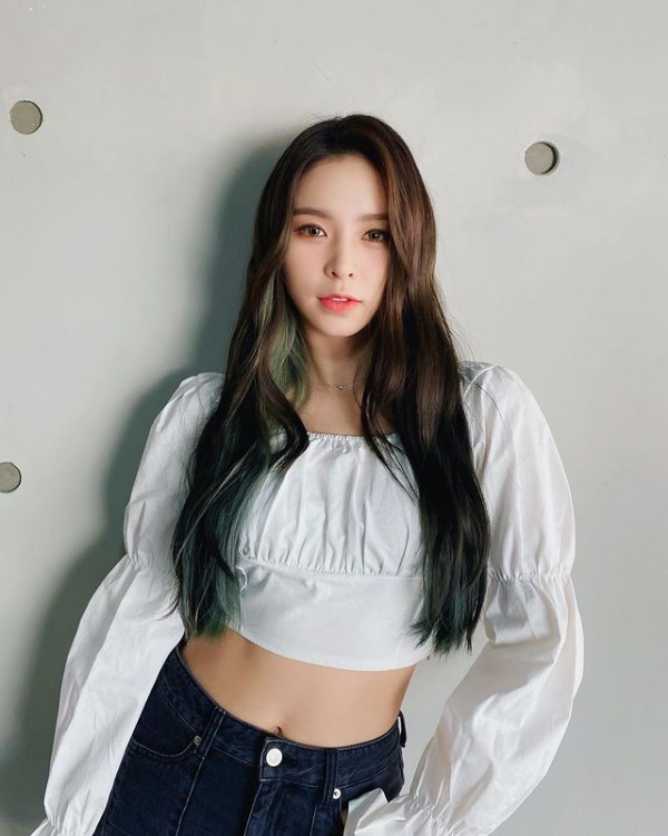 CLC Elkie Meminta Untuk Mengakhiri Kontrak Eksklusif Dengan Cube Entertainment Karena Perlakuan Tidak Adil