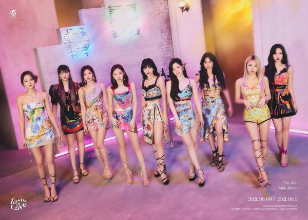 Instruktur Matematika Menarik Perhatian karena Kemiripannya dengan Bae Suzy dan Chaeyoung TWICE