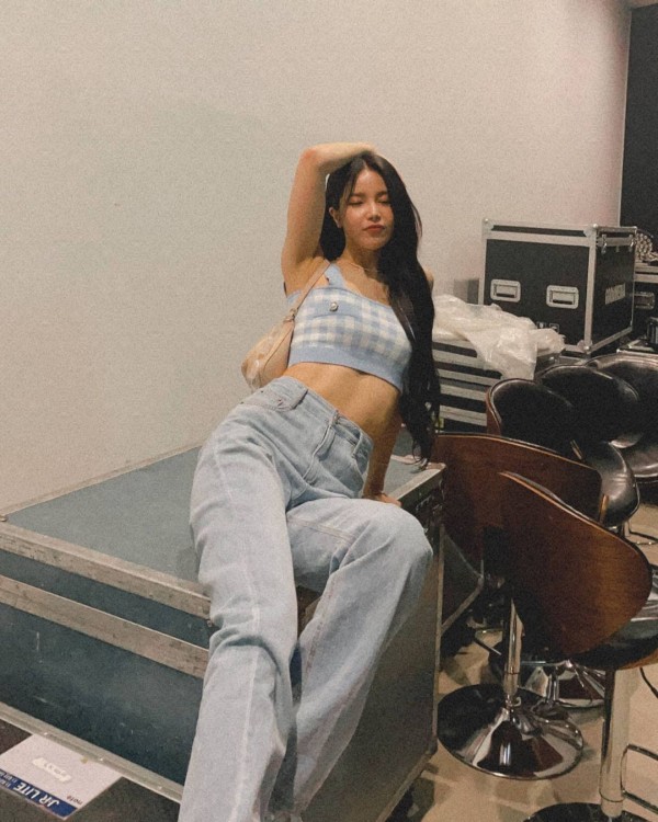 Solar MAMAMOO Mengungkapkan Bagaimana Idol K-pop Mengatasi Keringat di Ketiak