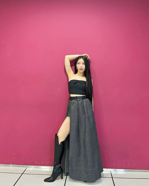 Solar MAMAMOO Mengungkapkan Bagaimana Idol K-pop Mengatasi Keringat di Ketiak