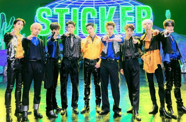STIKER NCT 127