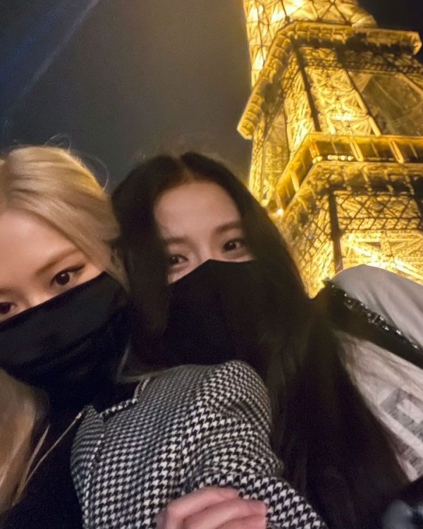 BLACKPINK Rosé dan Jisoo