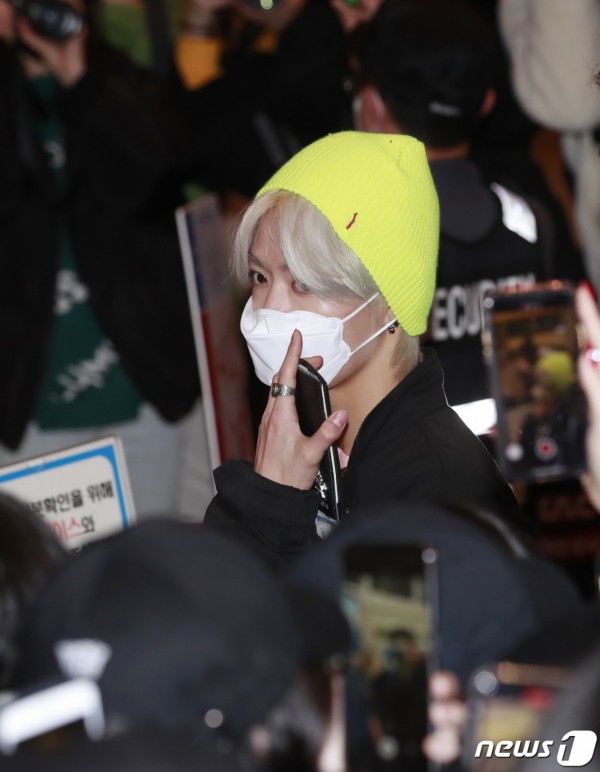 Yuta NCT Menjadi Topik Panas Setelah Tanggapannya Terhadap Seorang Sasaeng