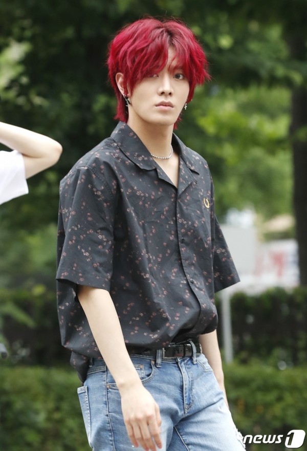 Yuta NCT Menjadi Topik Panas Setelah Tanggapannya Terhadap Seorang Sasaeng