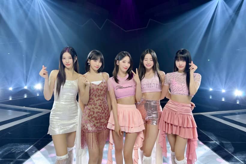 Le Sserafim Diduga Melakukan Lip Sync Selama Pertunjukan Comeback