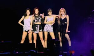 M​akna Lagu Kiss⁠ And Make Up – Dua Lipa Ft. B‍lackpink